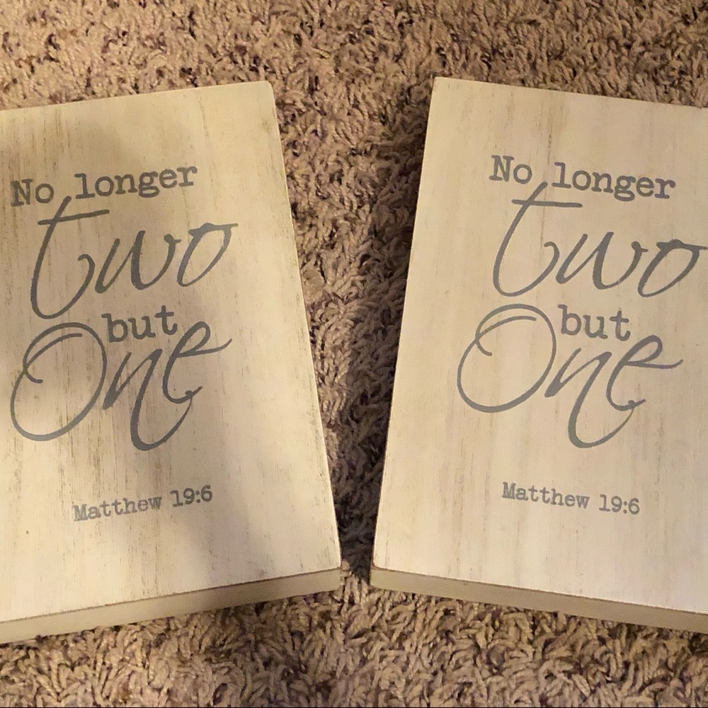 Newlywed/wedding/marriage decor signs. Quanity: 1